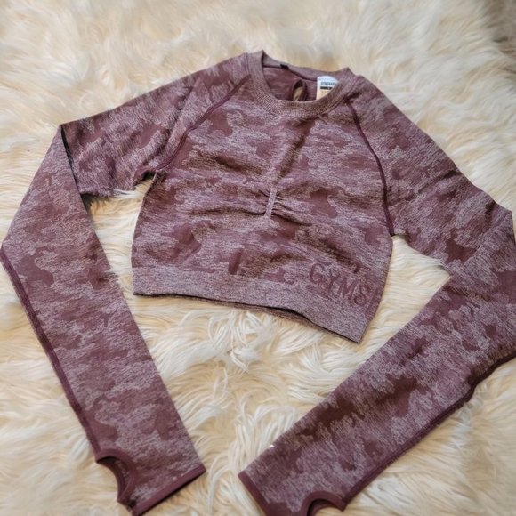 GYMSHARK Camo Long Sleeve Crop in Berry sz Small - Like New - Picture 3 of 6